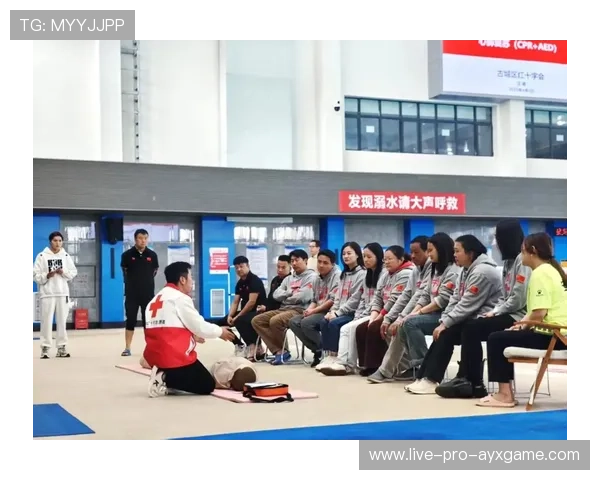游泳赛事组织方推广志愿者职业化培训提升服务质量，游泳馆志愿者活动